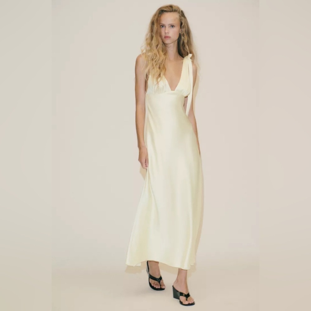 🔥🔥Zara satin Maxi Dress